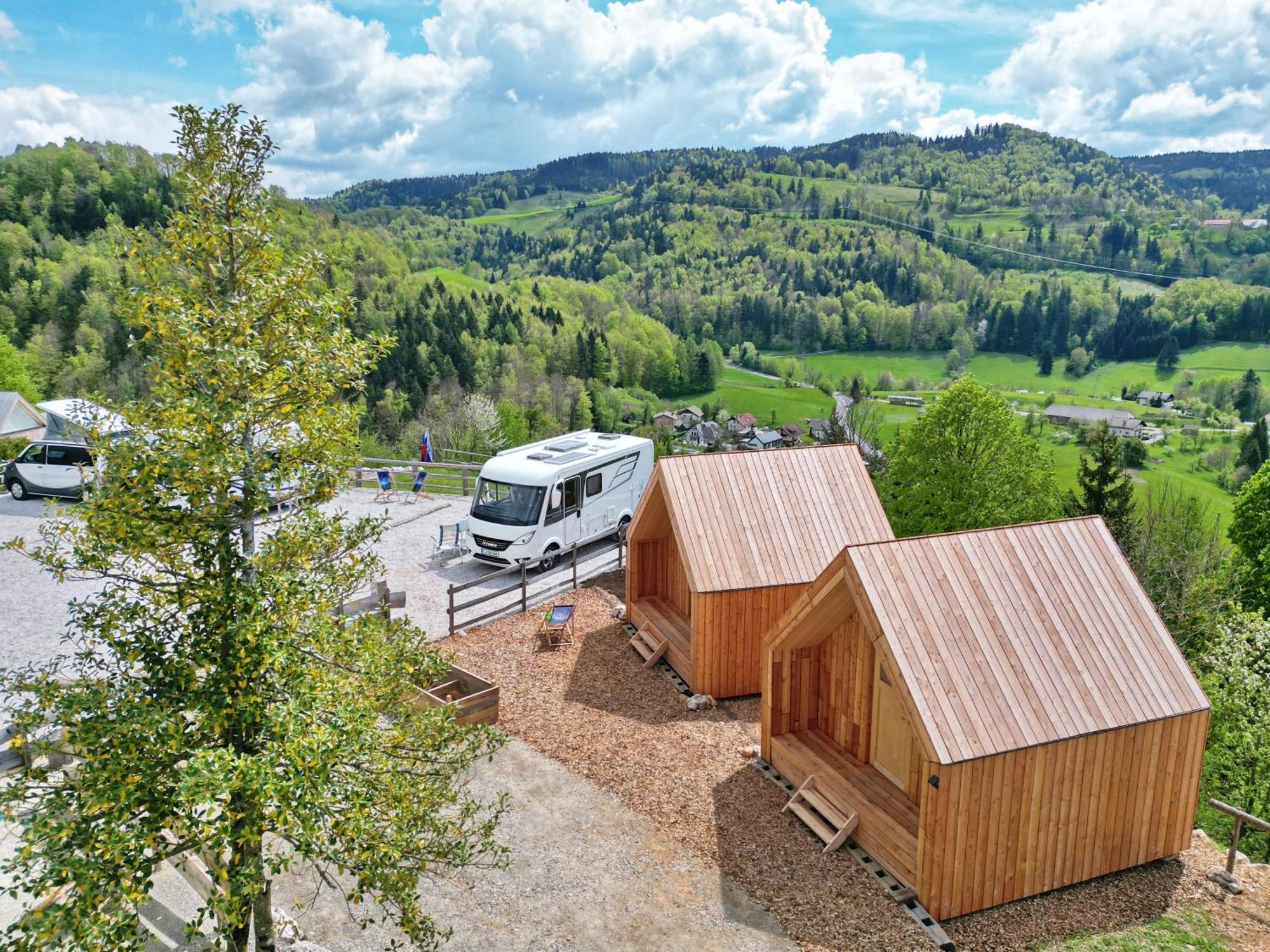 Camping Golife Center Glamping Laze v Tuhinju